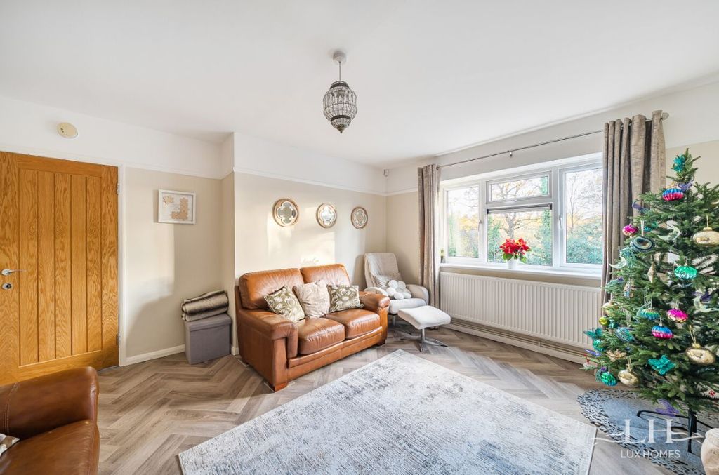 Property photo 3 of 24