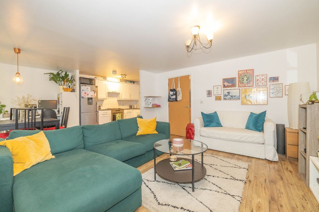 Property photo 2 of 8 Picture 2