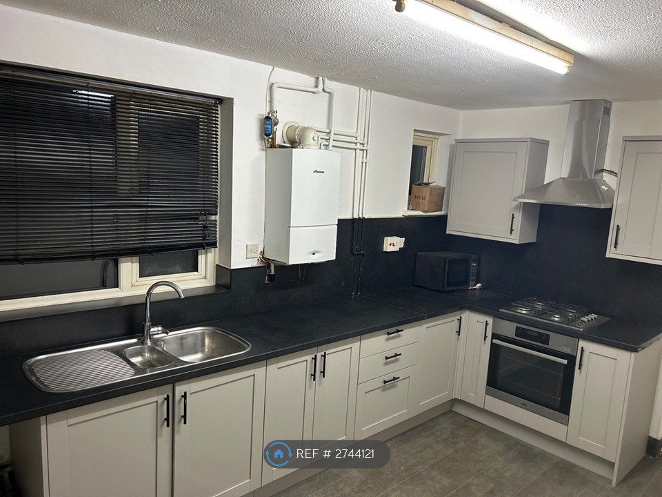 Property photo 2 of 13 Kitchen