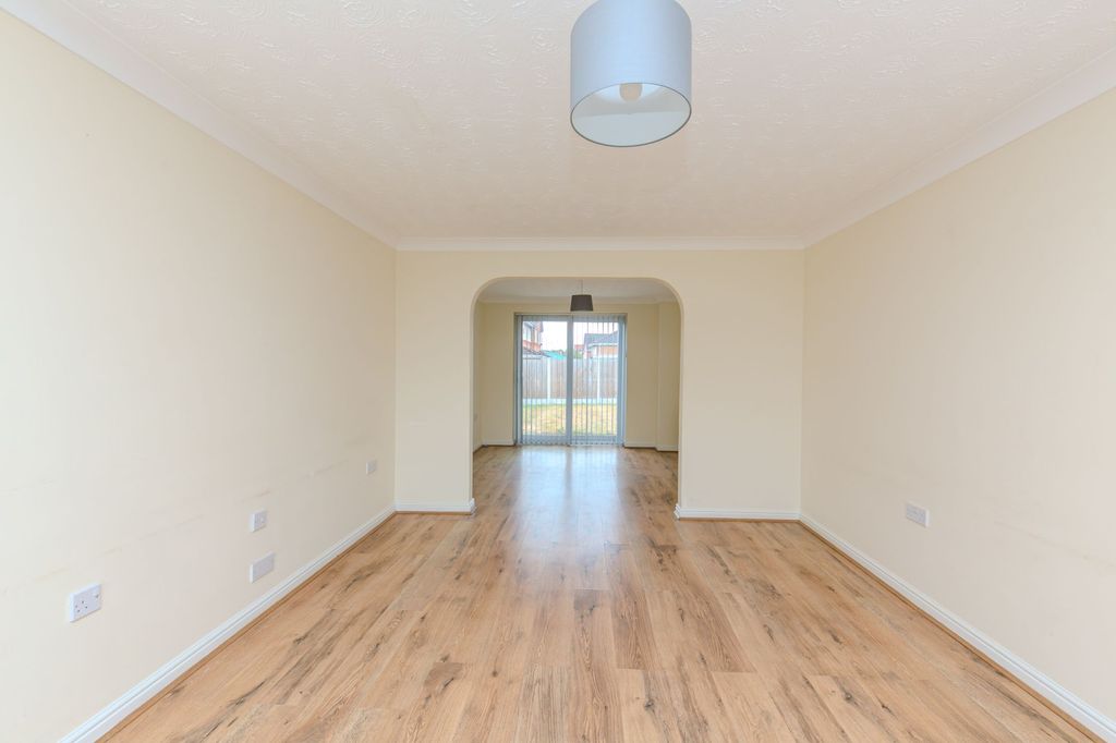 Property photo 3 of 26