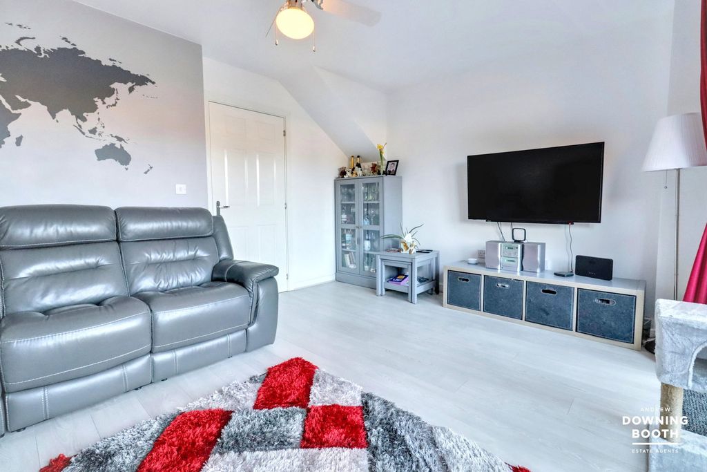 Property photo 3 of 23