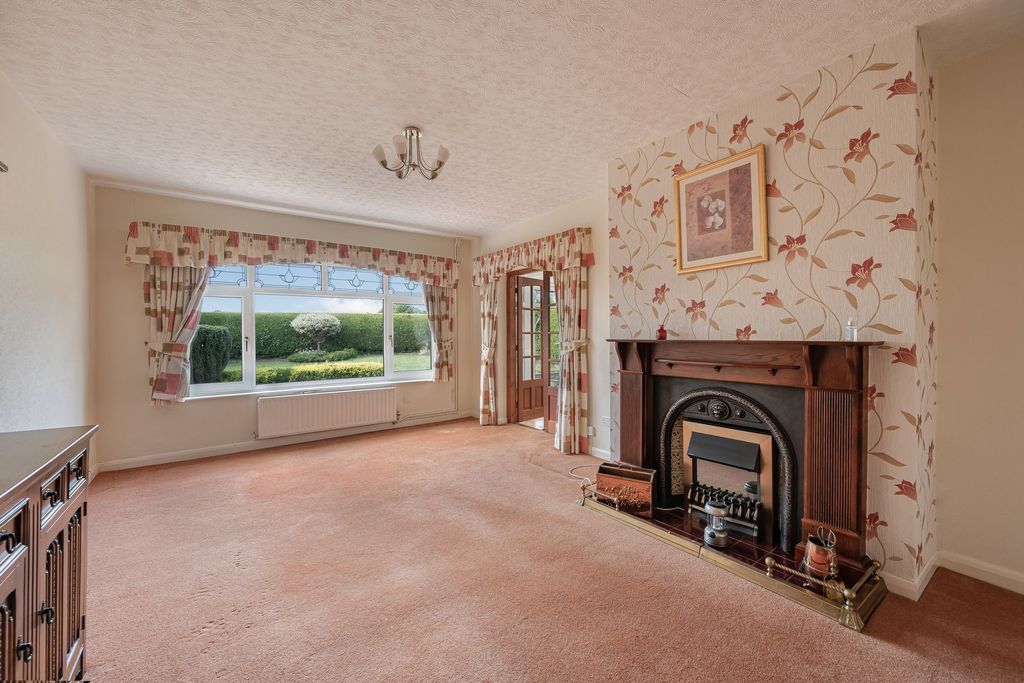 Property photo 2 of 34