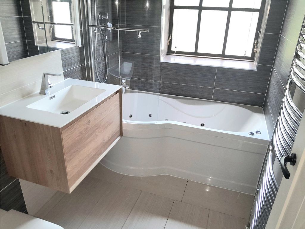 Property photo 3 of 11 Picture No. 17