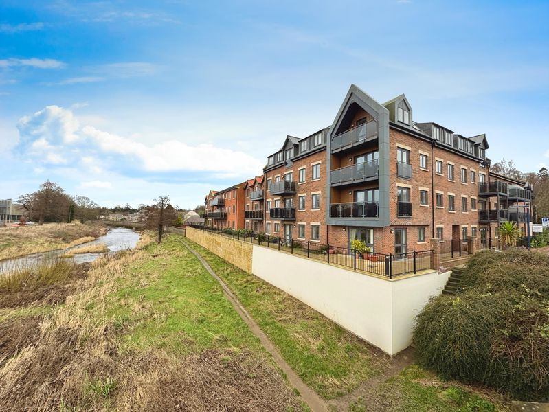 Property photo 1 of 9 Photo 5