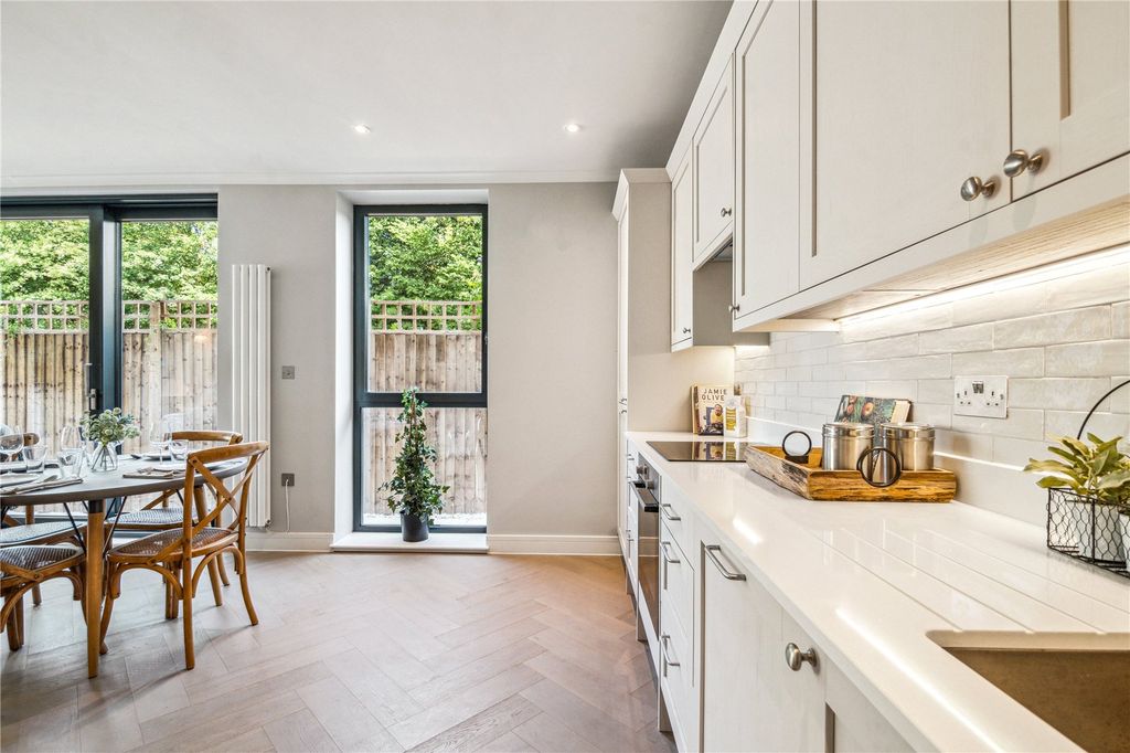 Property photo 3 of 11 Picture No. 55