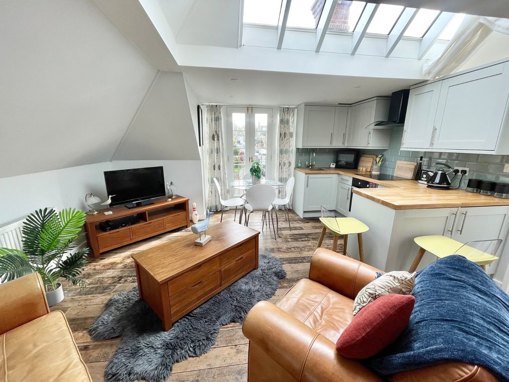 Property photo 3 of 6 Picture 3