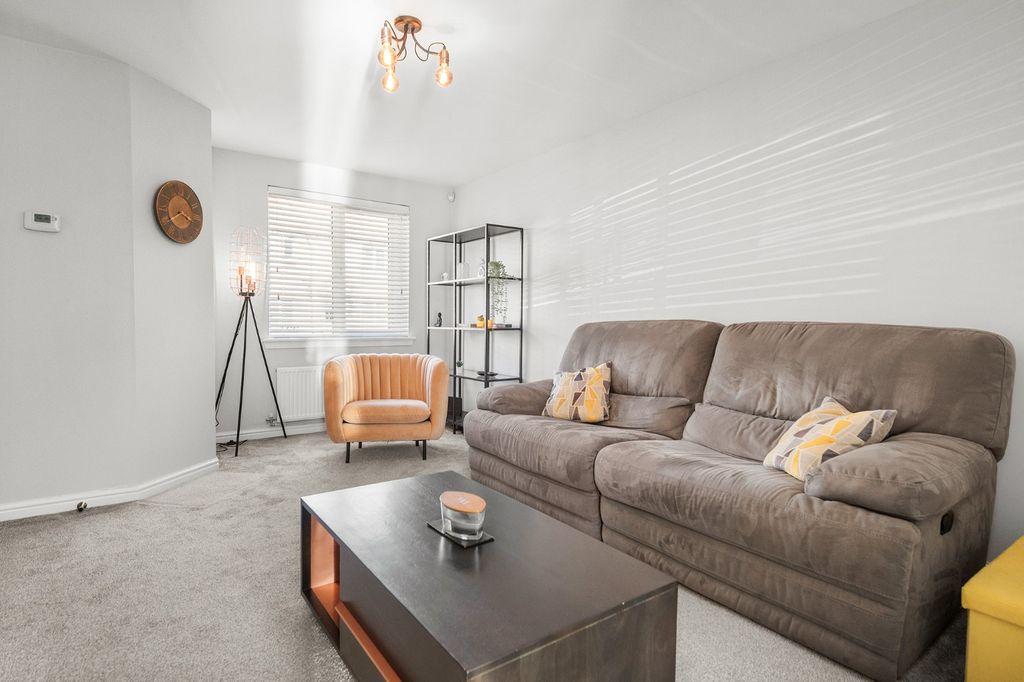 Property photo 2 of 27 4170714