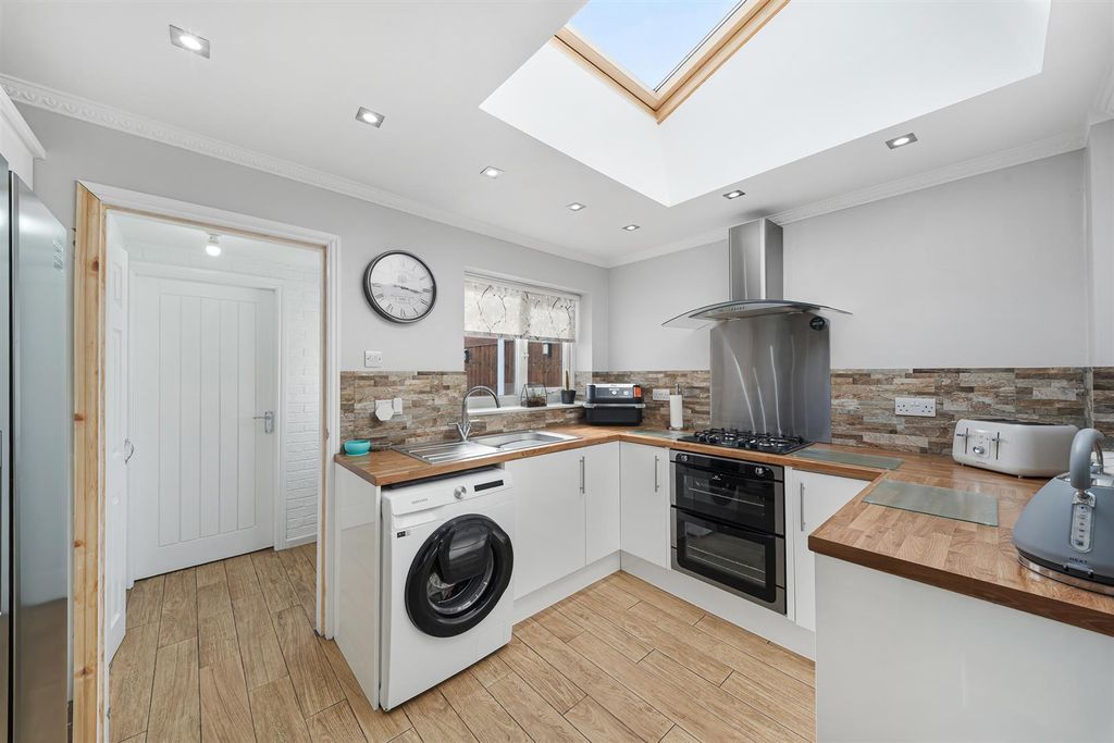 Property photo 3 of 18 30 St James Road-8.Jpg