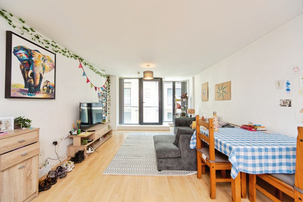 Property photo 3 of 19 Pbox-Img.Jpg