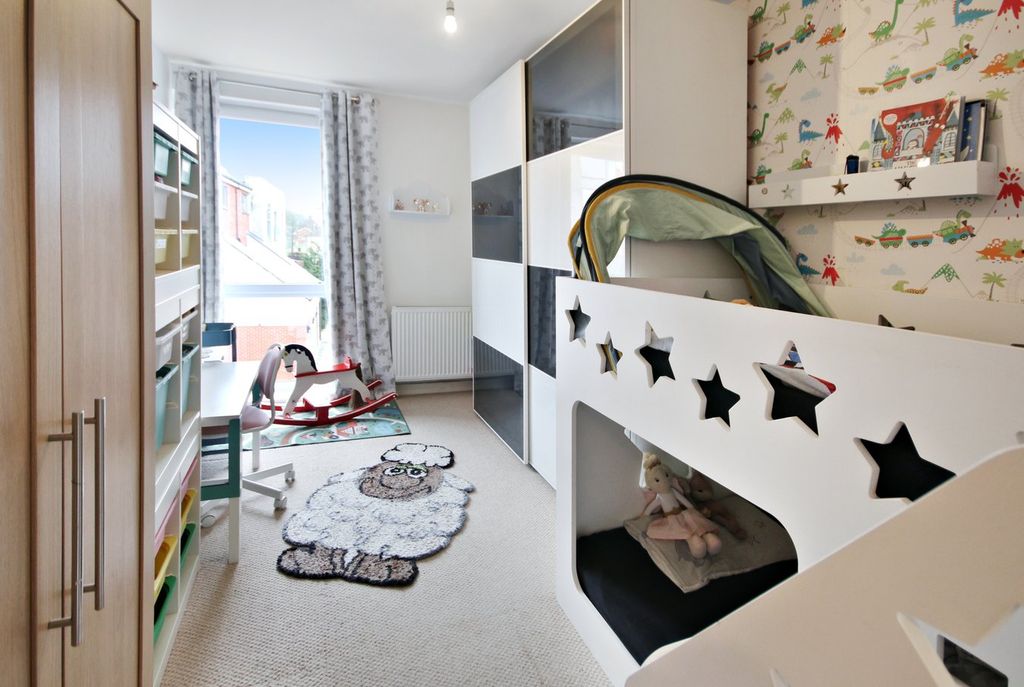 Additional image 5 of 2 bed flat for saleHoltye Avenue, East Grinstead RH19