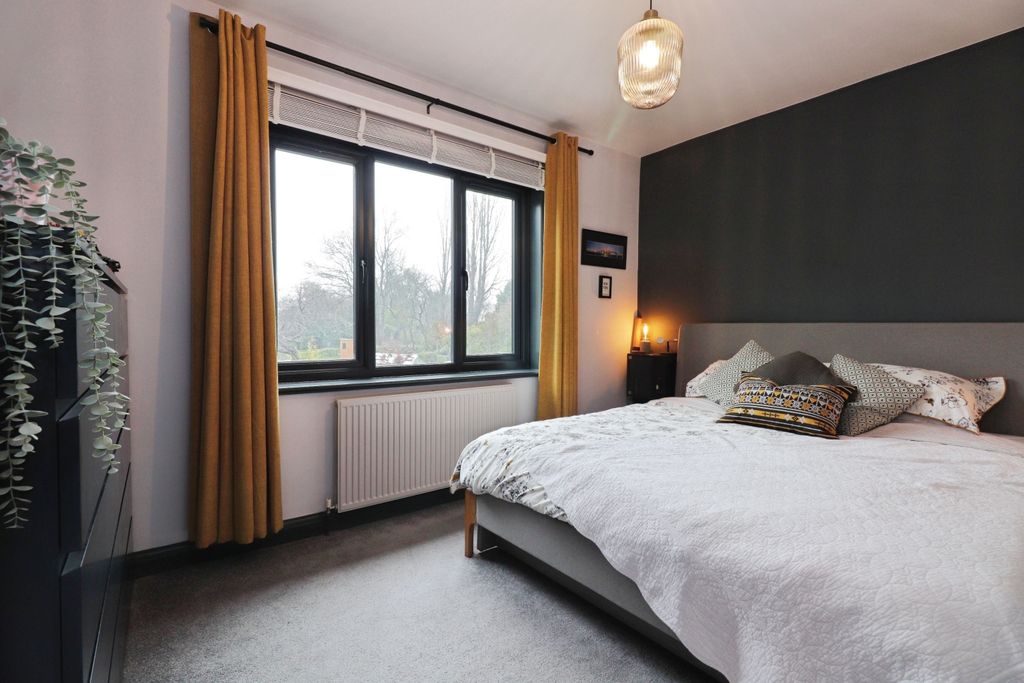 Property photo 3 of 19 Bedroom 1