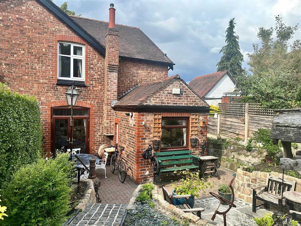 Property photo 2 of 17