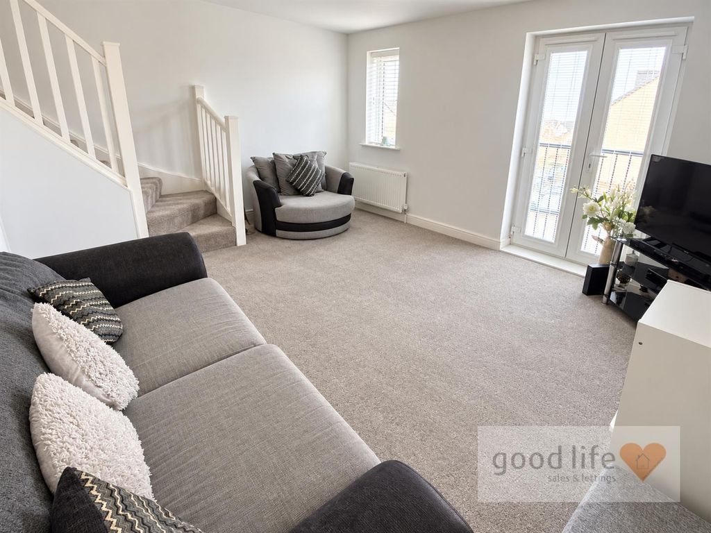 Property photo 2 of 14 20261020_175445962_Ios11 Wilshire Close.Jpg