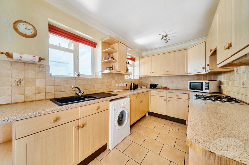 Property photo 3 of 23 d171834B-8Bcb-481...
