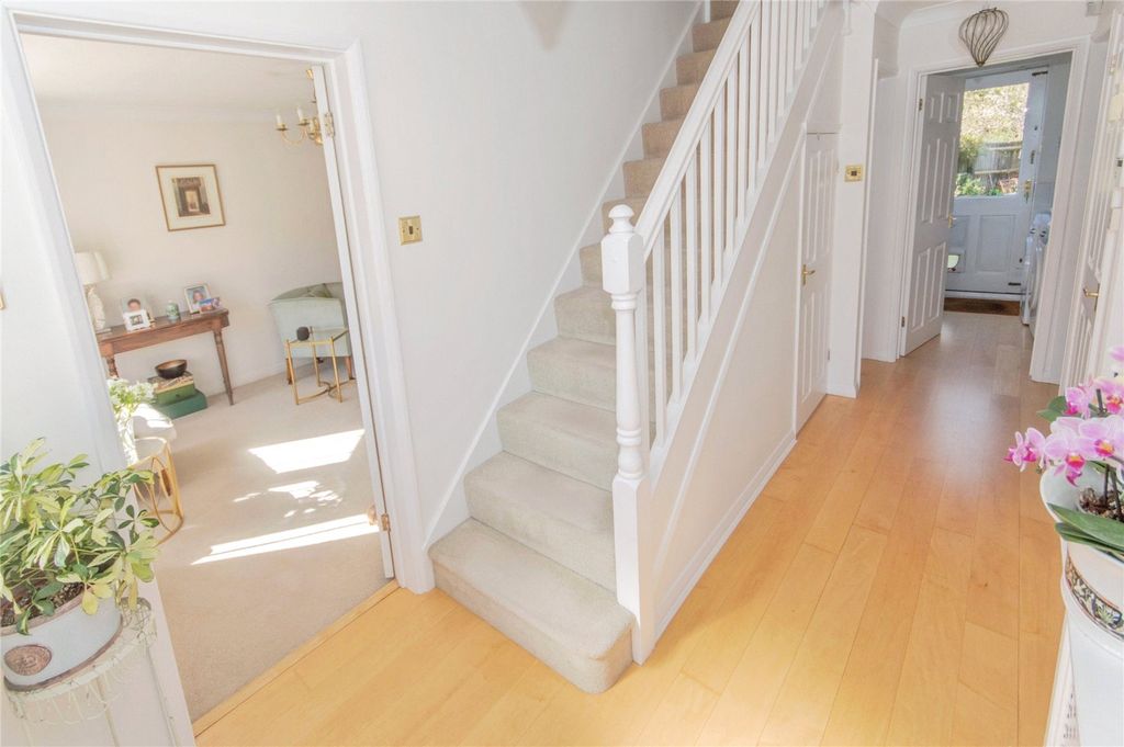 Property photo 2 of 21 Picture No. 31