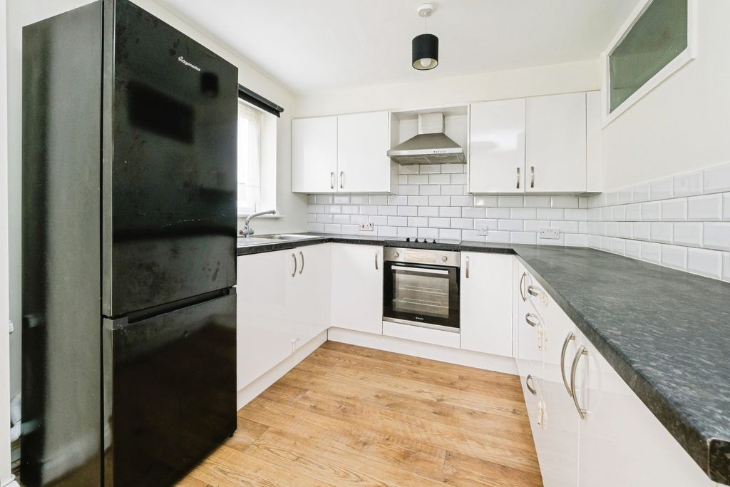 Property photo 2 of 10 Pbox-Img.Jpg