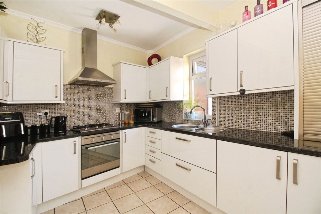Property photo 3 of 10 Kitchen/Diner