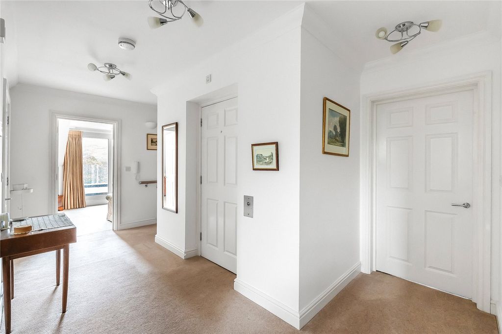 Additional image 4 of 3 bed flat for saleWest Hill, Oxted, Surrey RH8