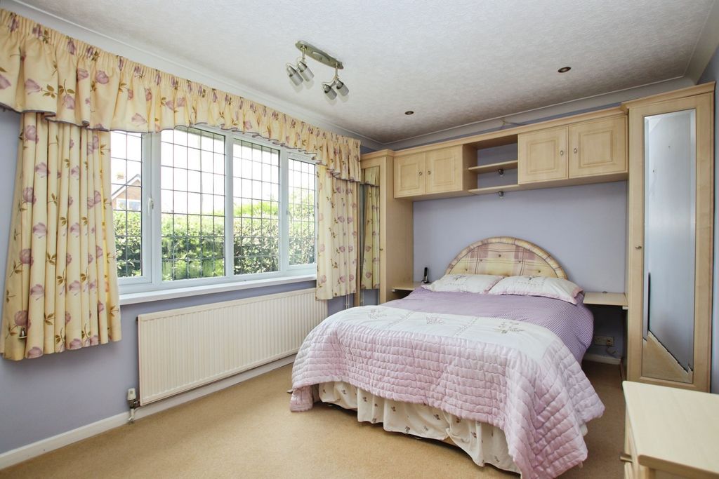 Property photo 3 of 17 4204352