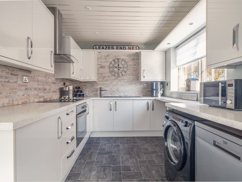 Property photo 3 of 17 5695522