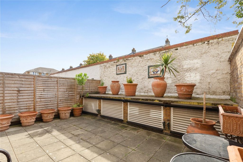 Property photo 3 of 10 Picture No. 20