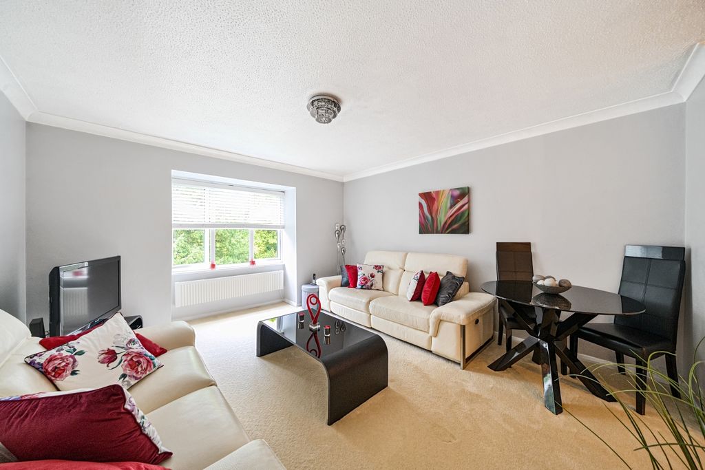 Property photo 3 of 8 1347875-3-68B6d4c...
