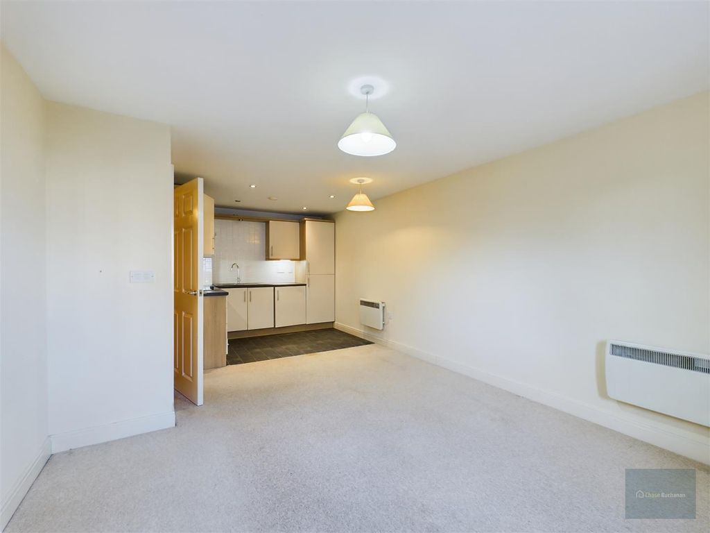 Property photo 3 of 14 Cam02540G0-Pr0097-St