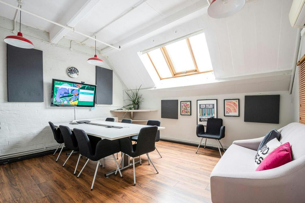 Property photo 2 of 11 E6cd63B42d5349E7Ad78E6Cac4140460.Jpg