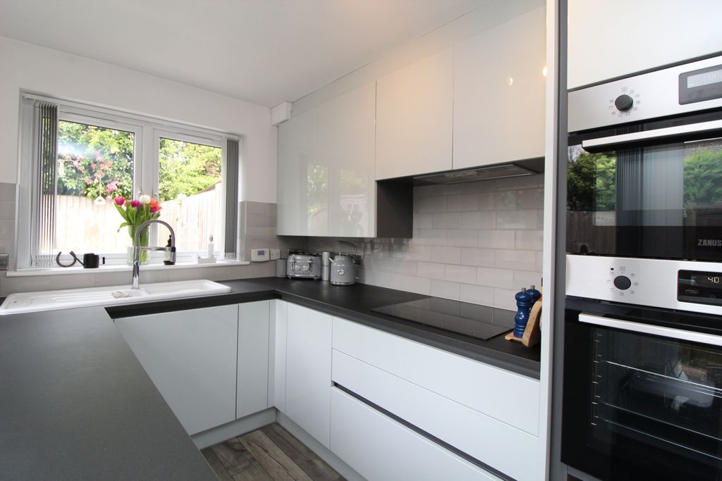 Property photo 3 of 14 Kitchen View 1