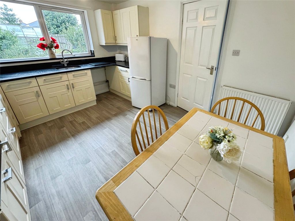 Property photo 3 of 12 Kitchen/Dining Room