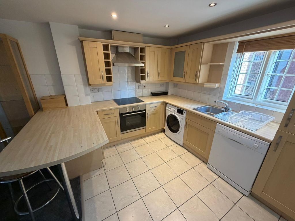 Property photo 2 of 9 Picture No. 29