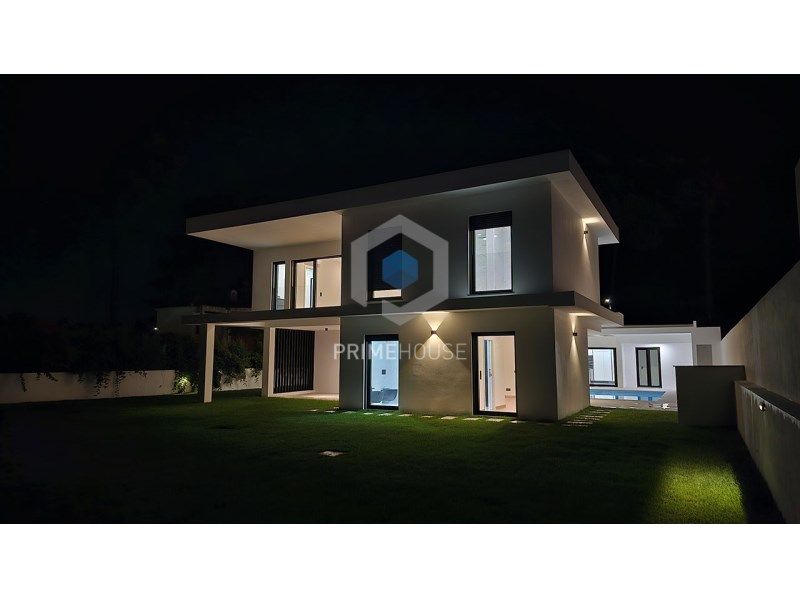 Property photo 2 of 26