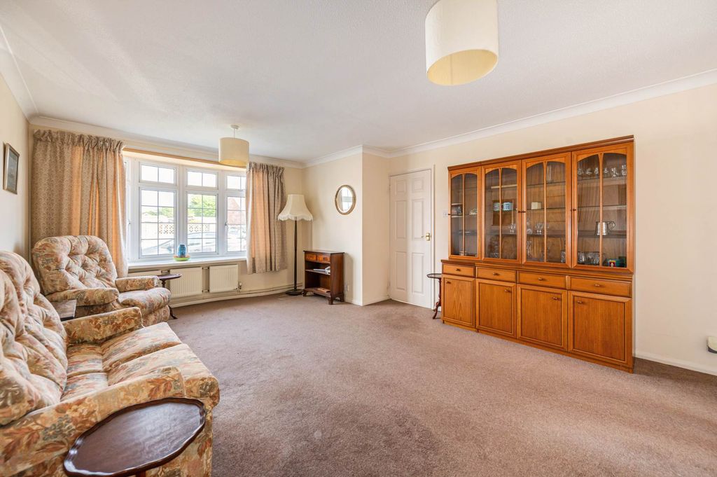Property photo 3 of 17
