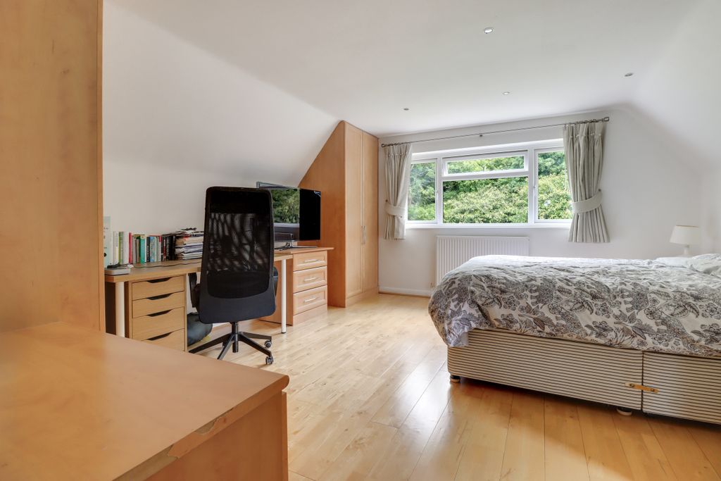 Property photo 2 of 24