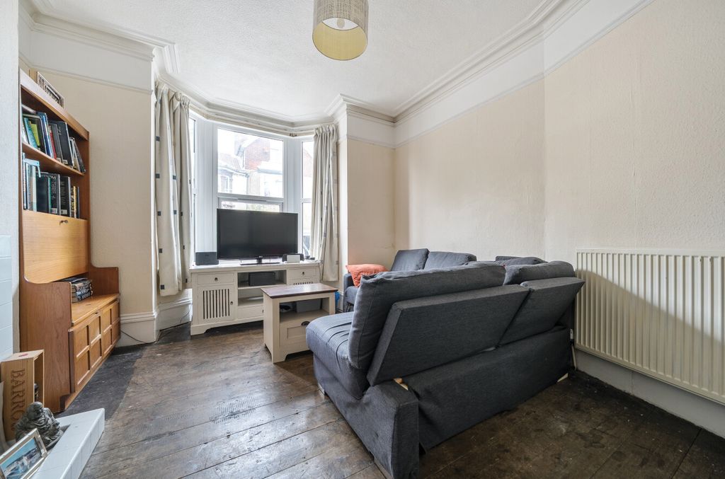 Property photo 2 of 11 1503567-1-6A9F002...