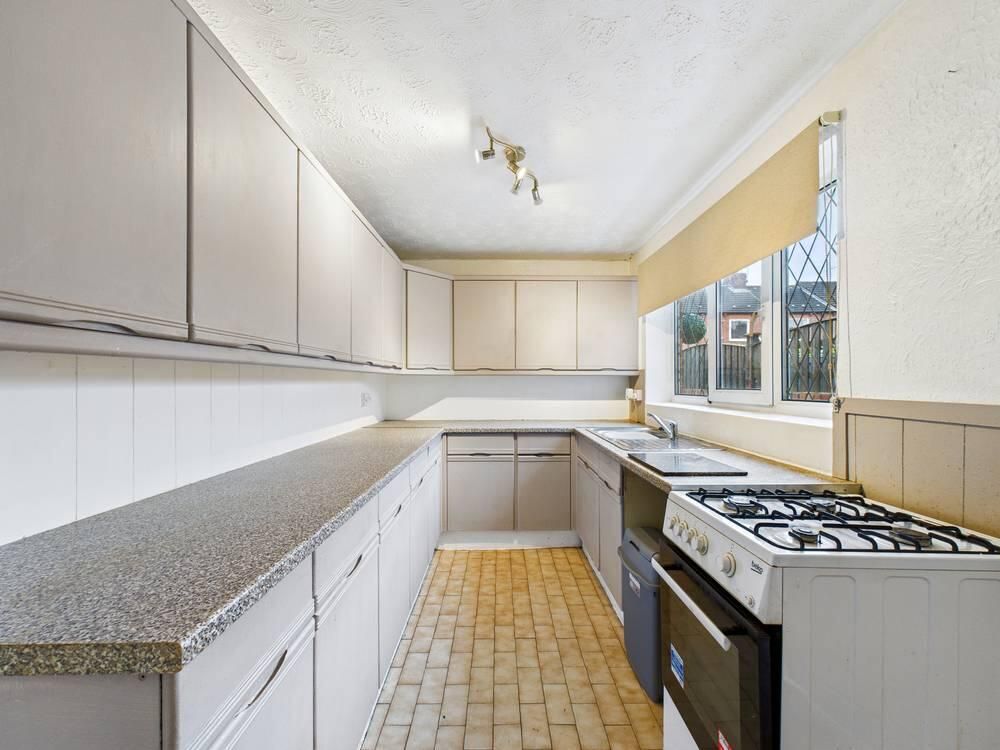 Property photo 2 of 16 Kitchen