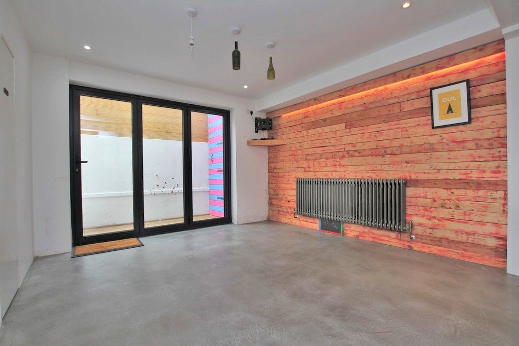 Property photo 3 of 22 14