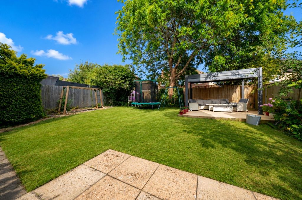 Property photo 2 of 22