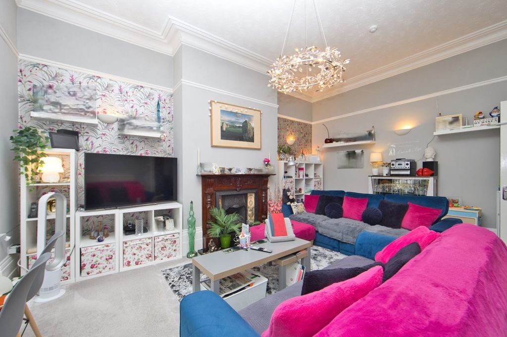 Additional image 5 of 2 bed flat for saleCastle Hill Avenue, Folkestone, Kent CT20