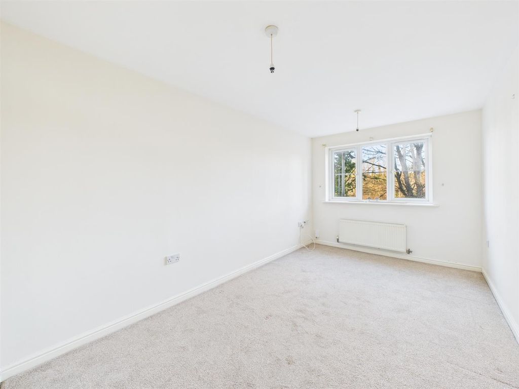 Property photo 3 of 10 Cam02295G0-Pr0365-Still007.Jpg