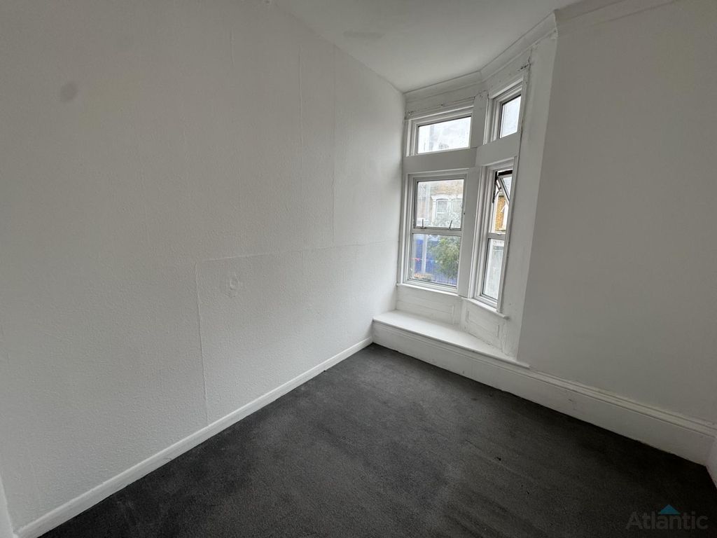 Property photo 2 of 5 Gallery
