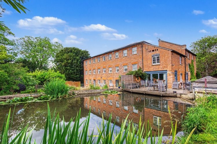 Property photo 1 of 13 331267