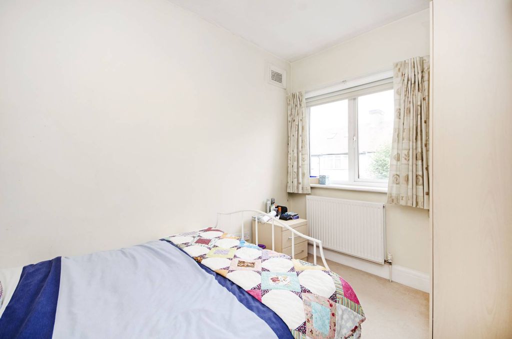 Property photo 3 of 4