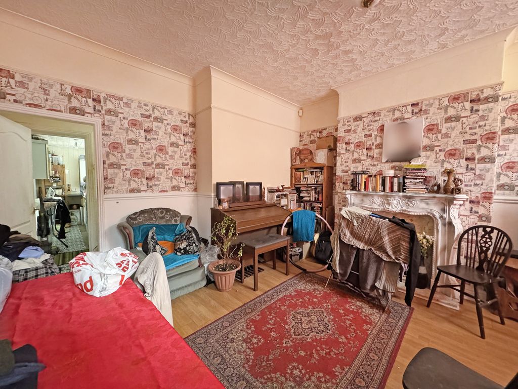 Property photo 3 of 17