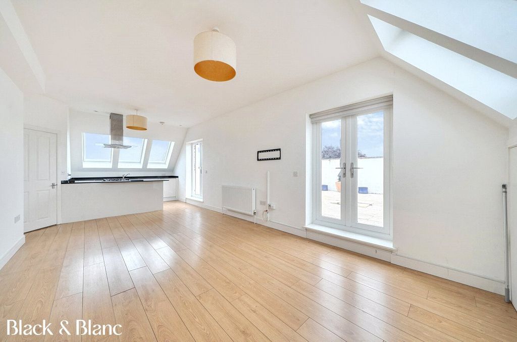 Property photo 1 of 12 Reception Room