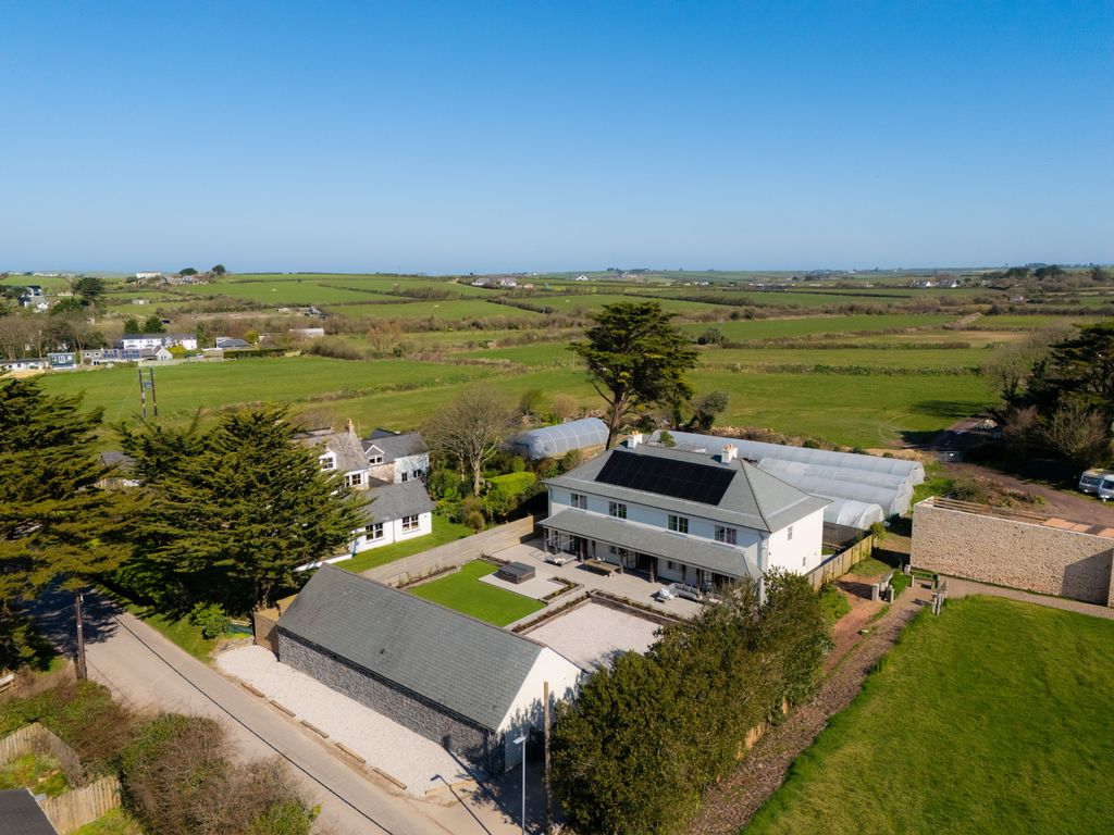 Property photo 2 of 29 Gallery