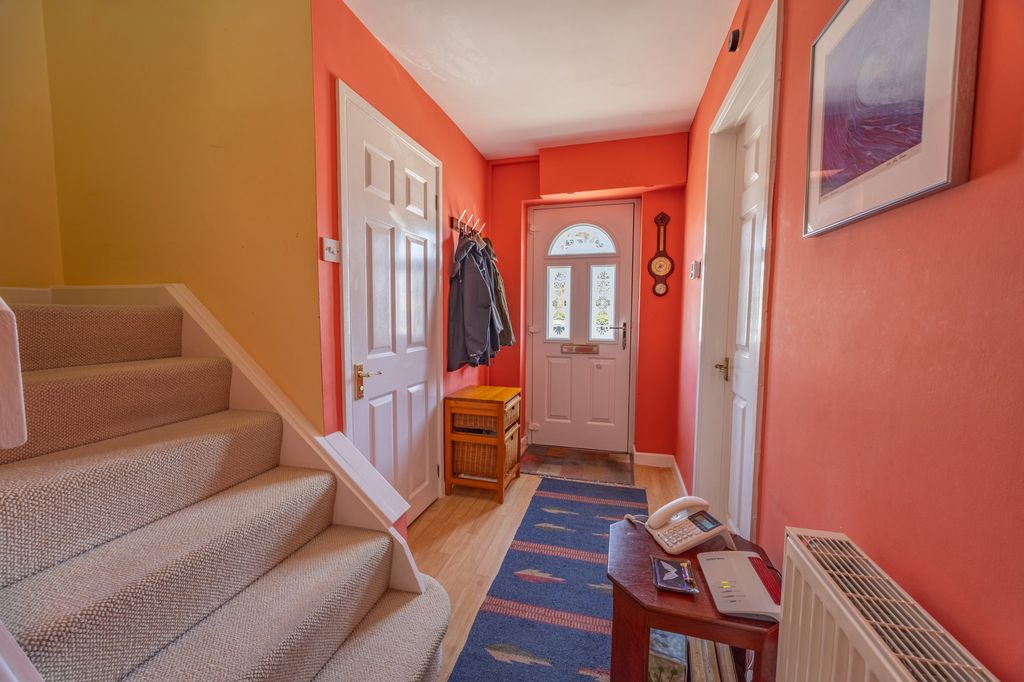 Property photo 2 of 34