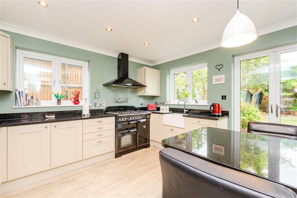 Property photo 1 of 21 Kitchen