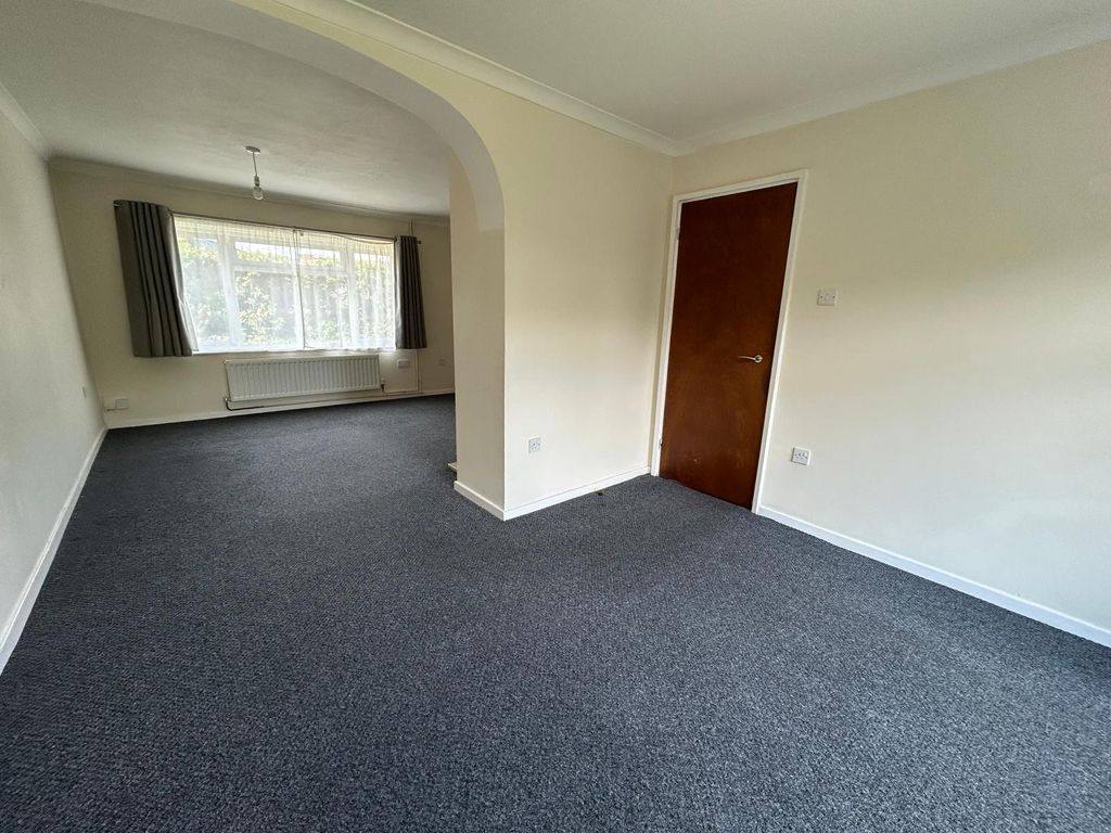 Property photo 3 of 23