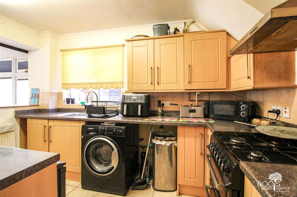 Property photo 2 of 12 Picture No. 05